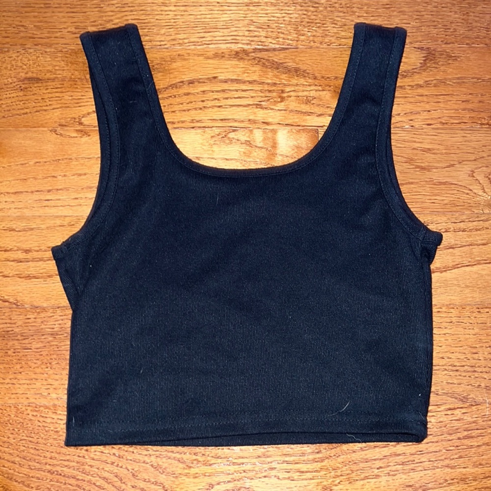 Black cropped tank top